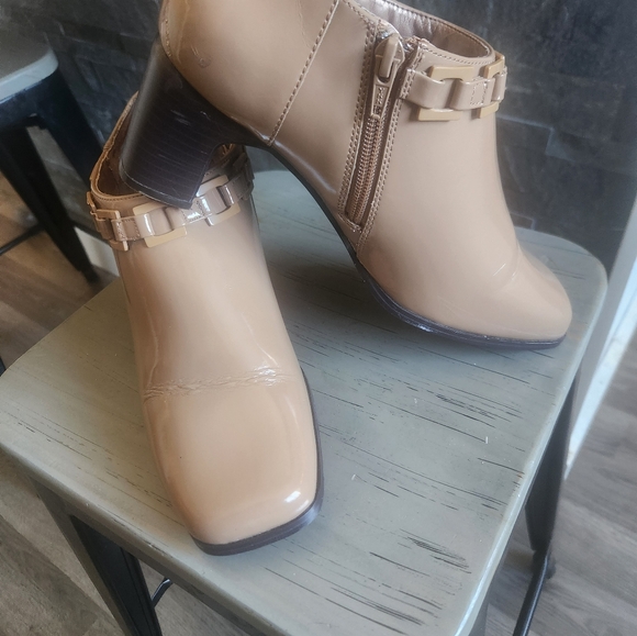 Aj Valencia booties - Picture 2 of 9